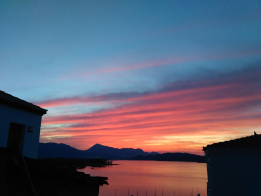 شقة Panoramic View Poros Town المظهر الخارجي الصورة